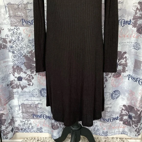 Old Navy Black Ribbed Mock Neck Sweater Dress - Picture 4 of 8